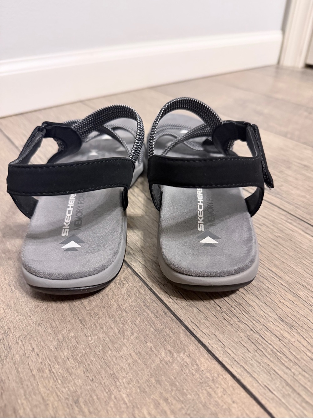 Skechers Women's Black & Gray Strappy Memory Foam Sandals - Picture 4 of 14